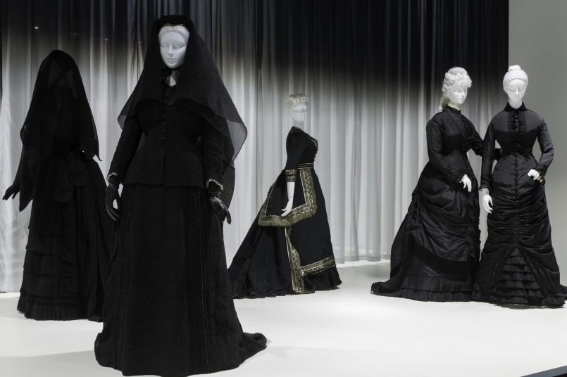 Gallery View Anna Wintour Costume Center, Lizzie and Jonathan Tisch Gallery Image: © The Metropolitan Museum of Art