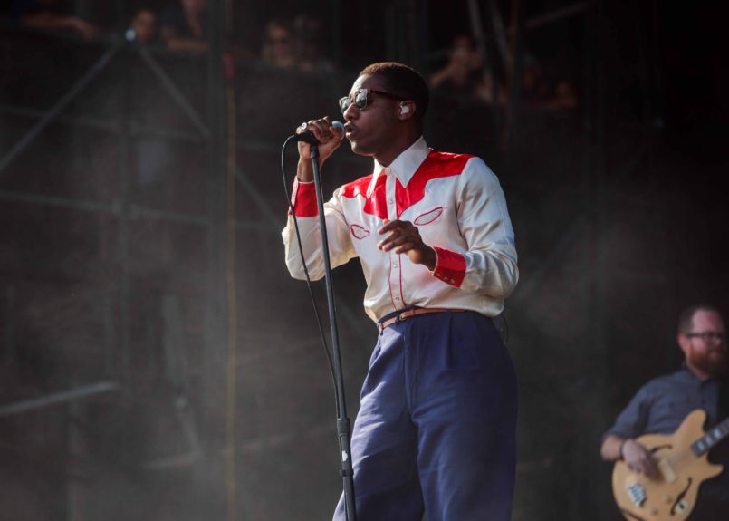 Leon_Bridges-2016-Lollapalooza-James_Richards_IV