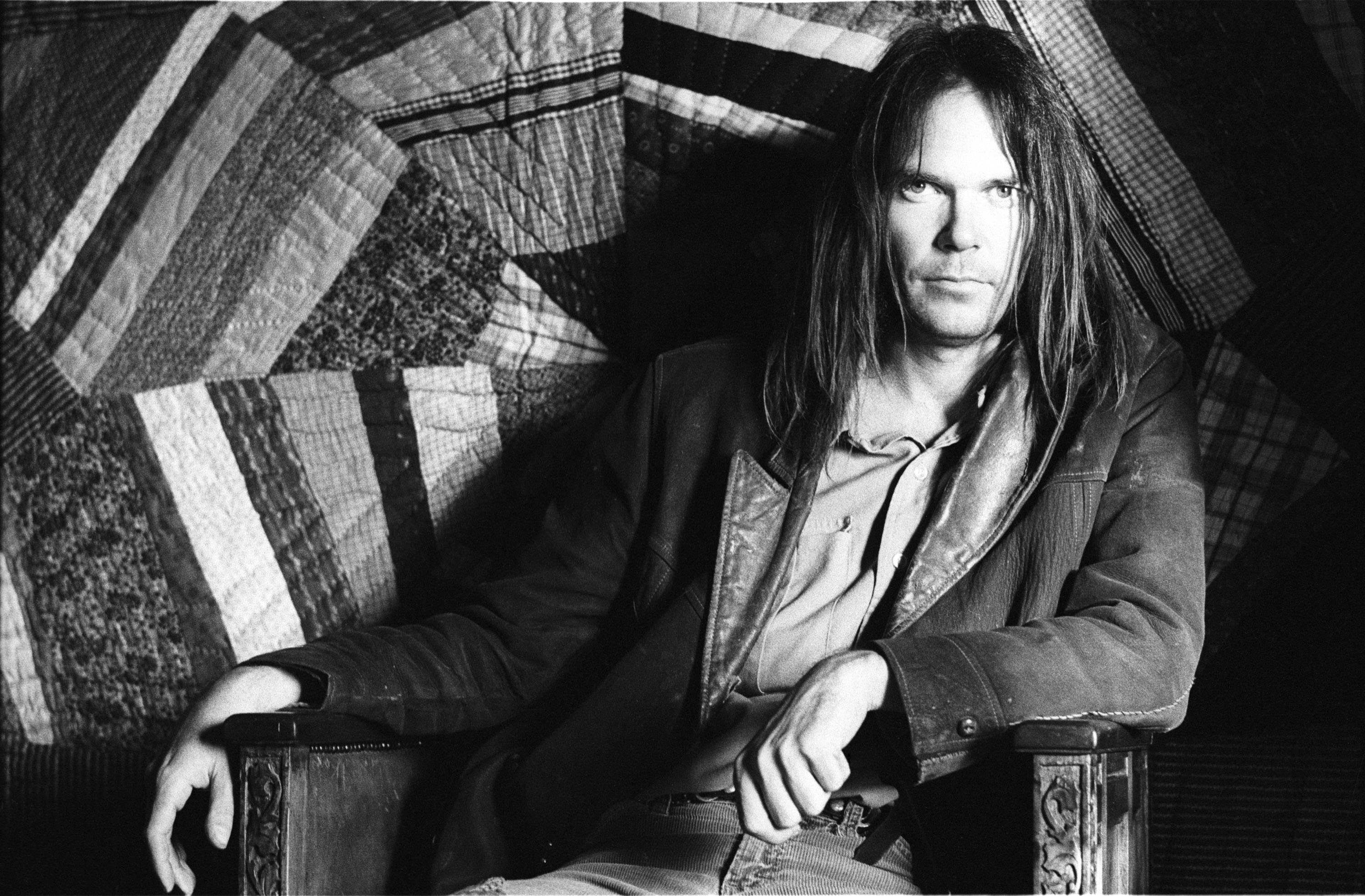 Neil_Young-1975-Henry_Diltz-2