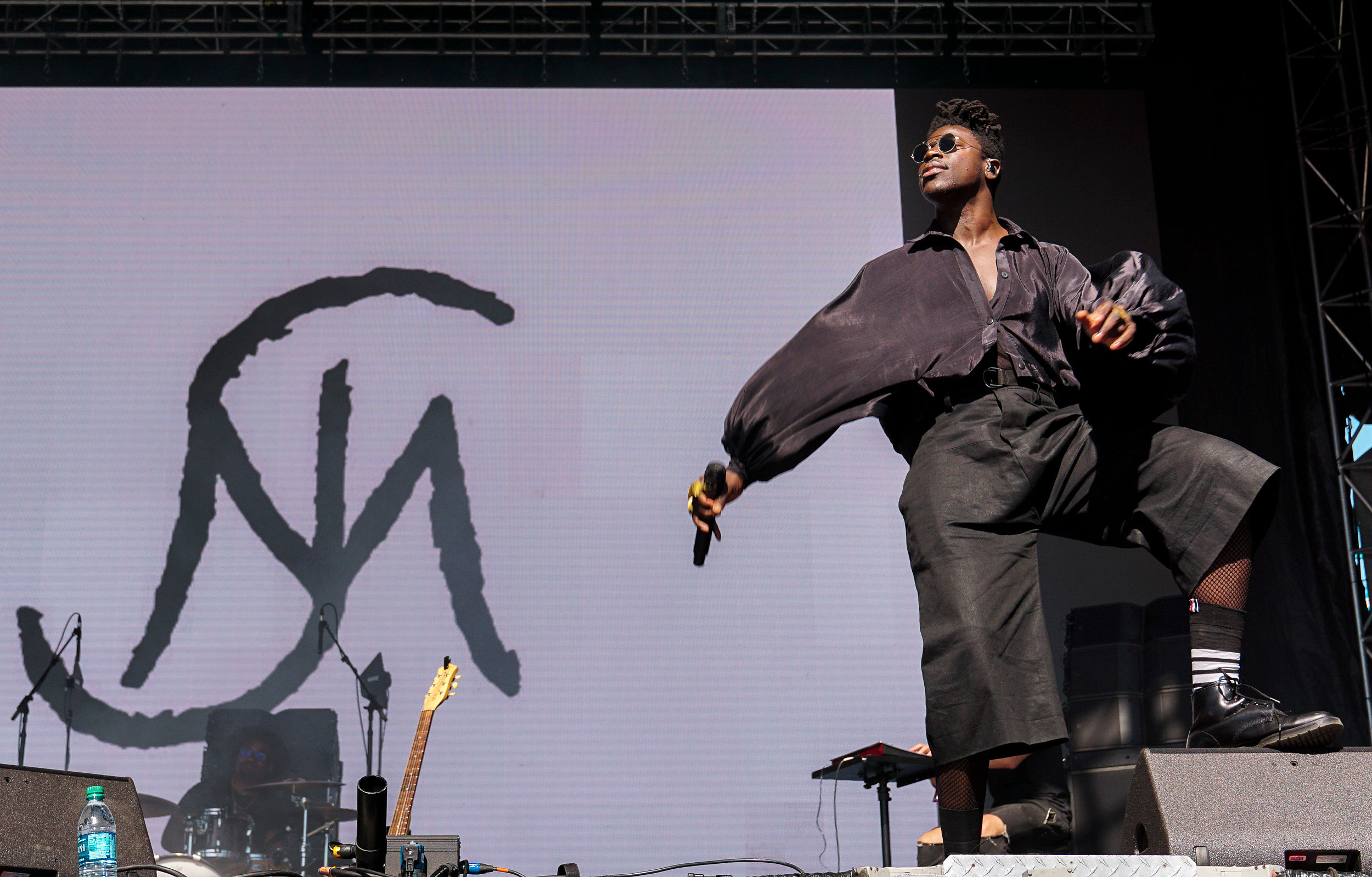 MOSES SUMNEY - Lyrics, Playlists & Videos